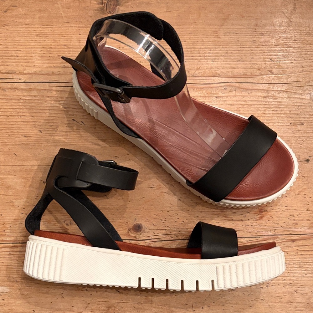 MIA Lunna Platform Ankle Strap Sandal Black one band Leather Platform size 8.5